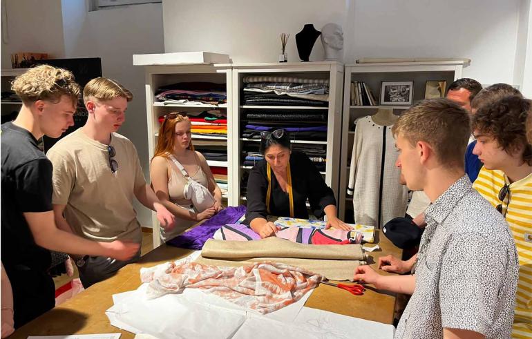 Cómo los Textiles Lisos Ayudaron a Crear un Negocio Rentable
